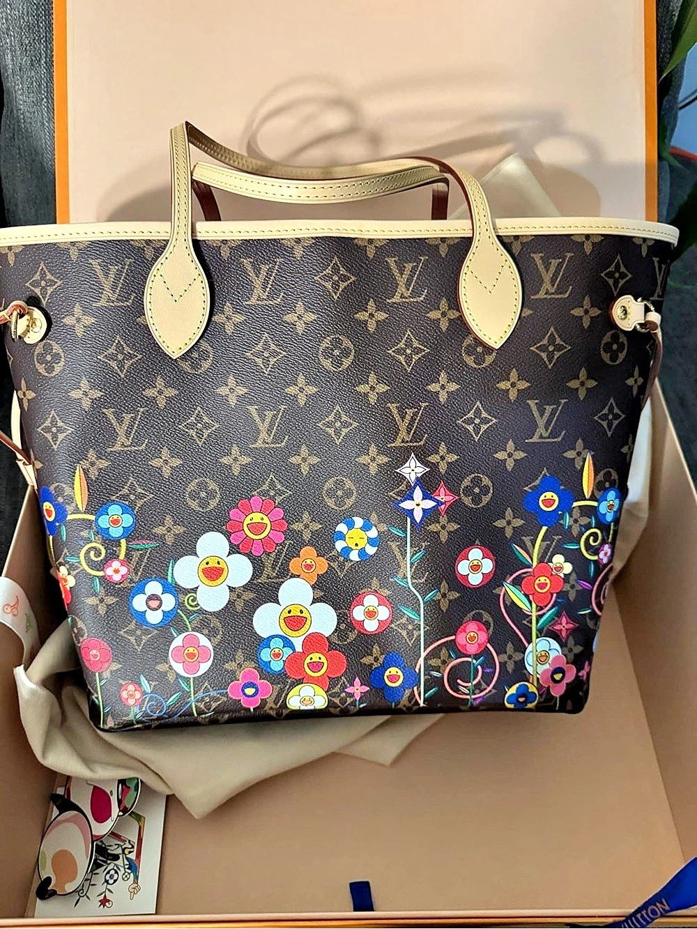 Louis Vuitton LV x TM Neverfull MM Tote Brown & Multicolor
Takashi Murakami